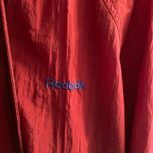 Vintage Reebok Maroon Nylon Windbreaker w/ Hide-away hood    zip up - Picture 4 of 10